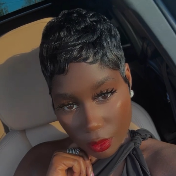 Meet your Posher, Jameelah - Picture 1 of 1